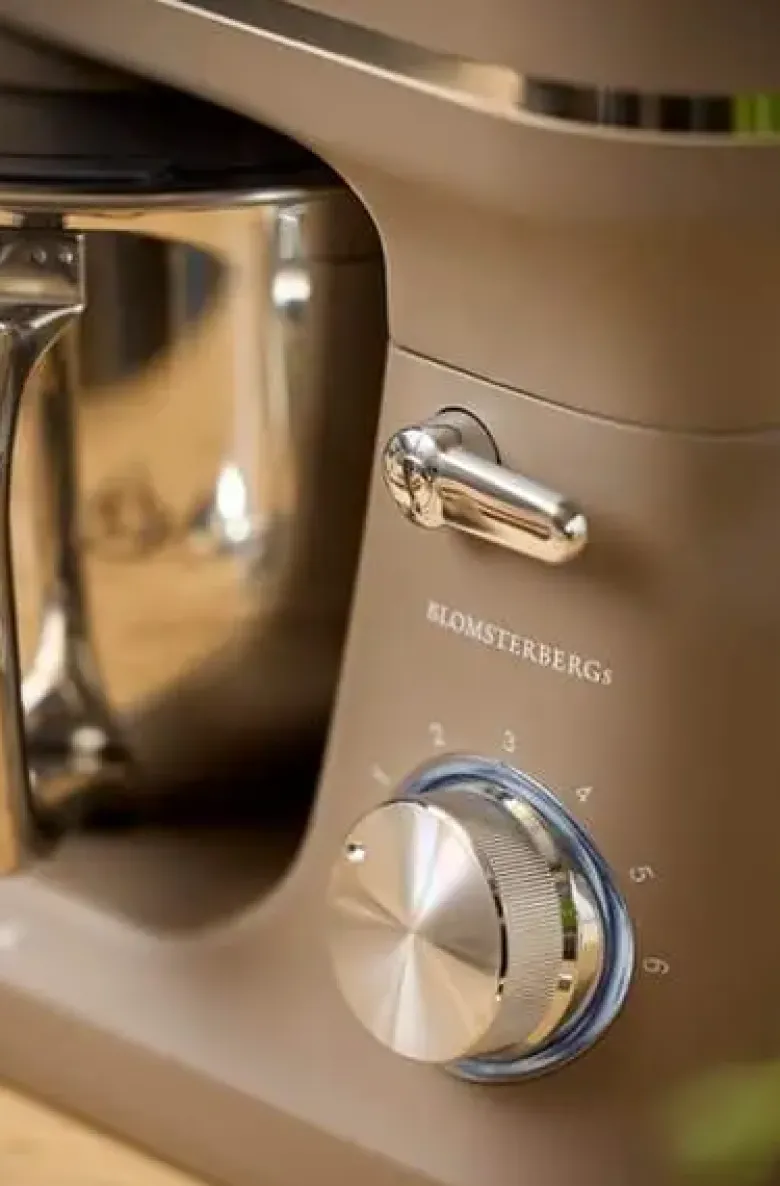 Blomsterbergs Røremaskine 800W Latte