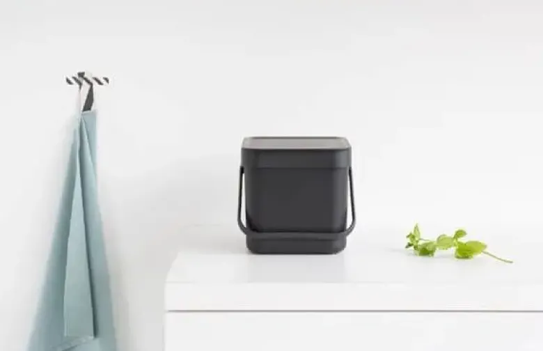 Brabantia Affaldsspand m. låg - 6 liter Grå
