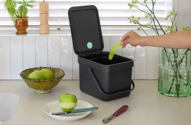 Brabantia Affaldsspand m. låg - 6 liter Grå