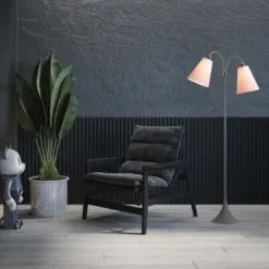 Fodgænger Gulvlampe grå m/støvet rosa skærme