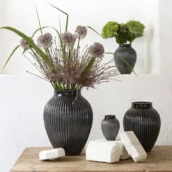 Knabstrup Vase med riller 27 cm sort