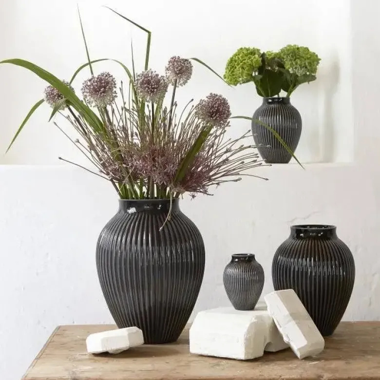 Knabstrup Vase med riller 35 cm sort