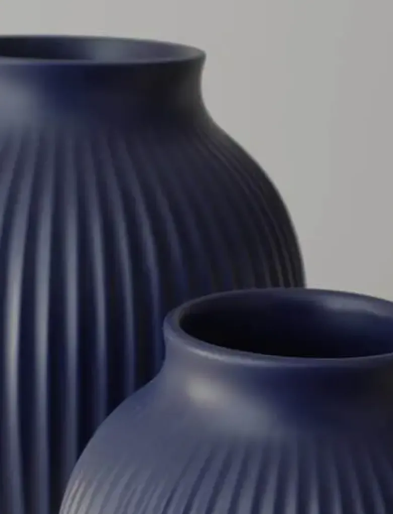 Knabstrup Vase med riller H27 cm mat mørk blå