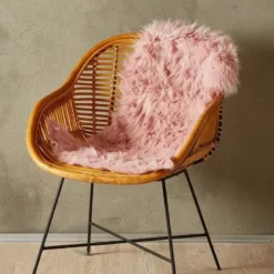 Kunstig Lammeskind 60x90 cm Rosa