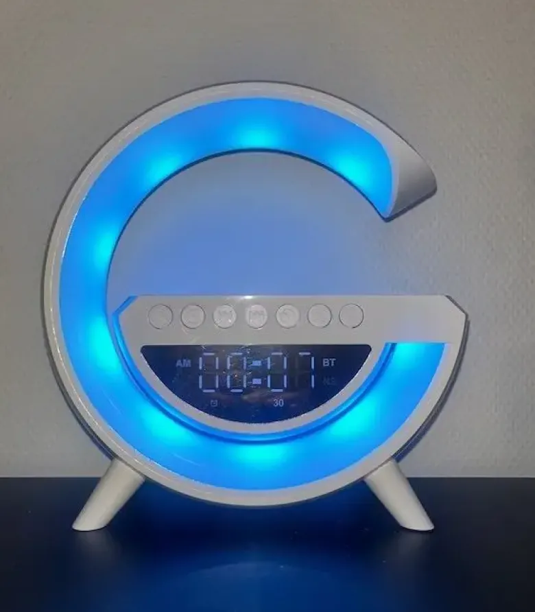 Lampe med trådløs oplader og Bluetooth højtaler