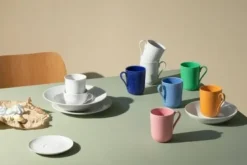 Lyngby Porcelæn Rhombe Color krus med hank 33 cl Rosa