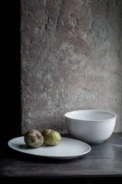 Lyngby Porcelæn Rhombe Serveringsskål Ø22 cm hvid