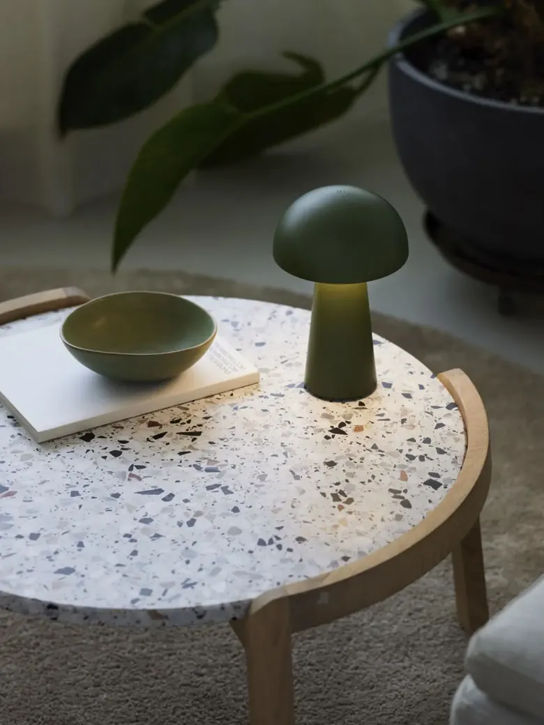 Move Genopladelig bordlampe olivengrøn