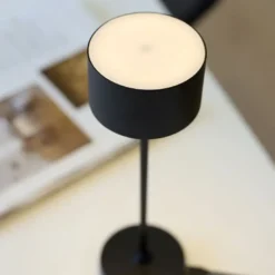 Nielsen Light Bistro Genopladelig Bordlampe Sort