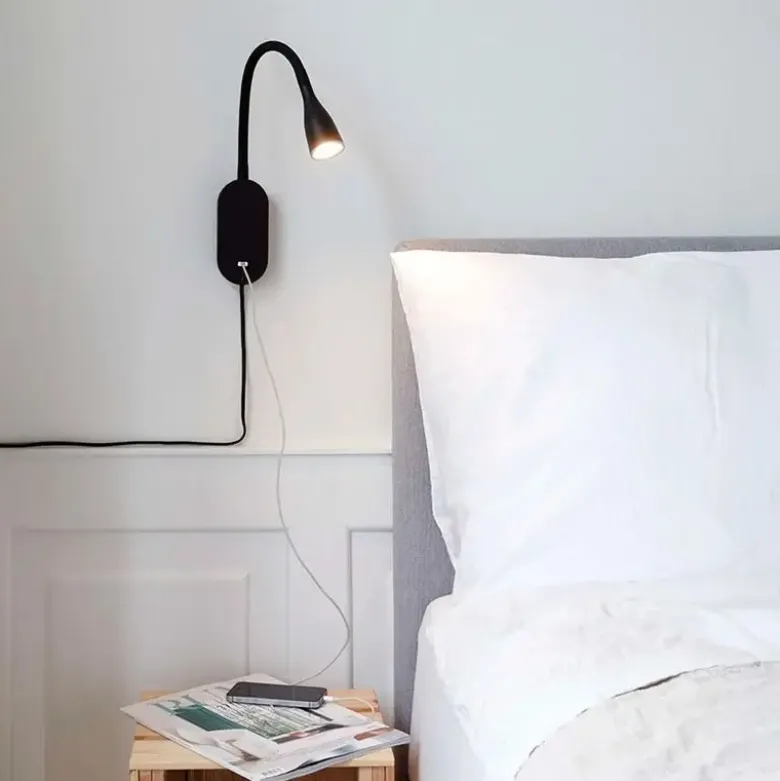 Nielsen Light Eye Væglampe med USB stik & lysdæmper Sort