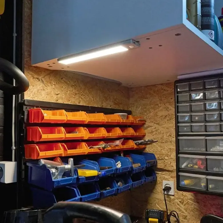 Nielsen Light Sense LED Lysbar Genopladelig med sensor