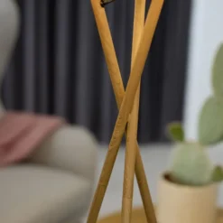 Nielsen Light Uptown Gulvlampe Trælook med hvid stofskræm