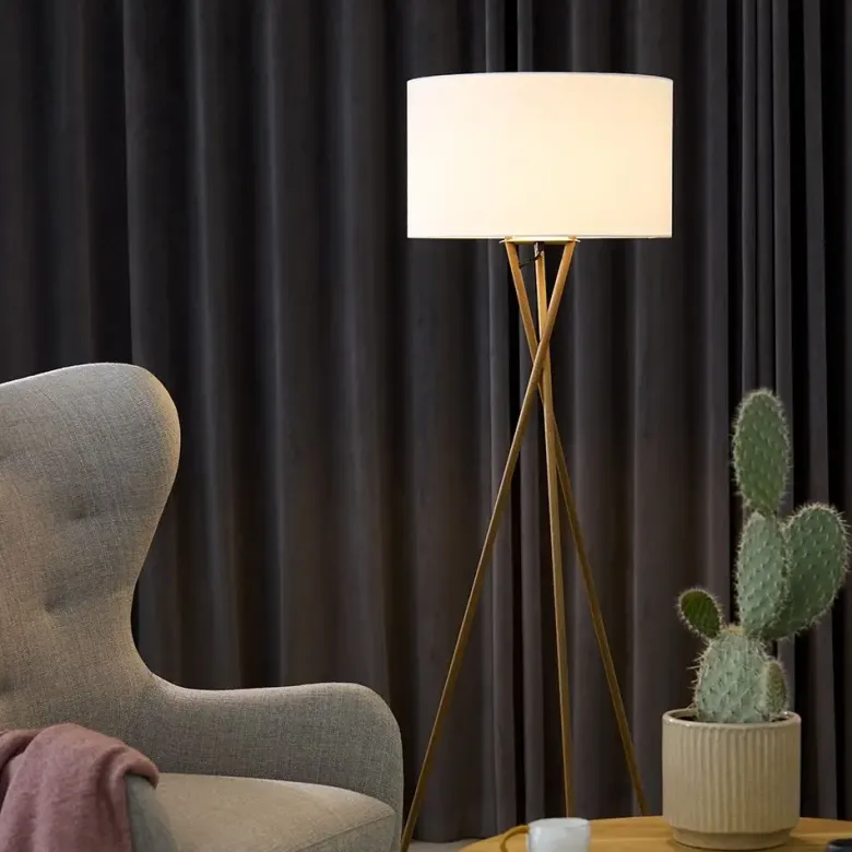 Nielsen Light Uptown Gulvlampe Trælook med hvid stofskræm