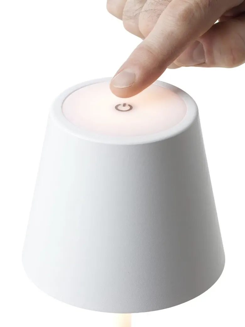 One Genopladelig bordlampe hvid