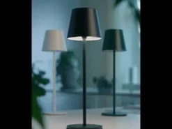 One Genopladelig bordlampe sort