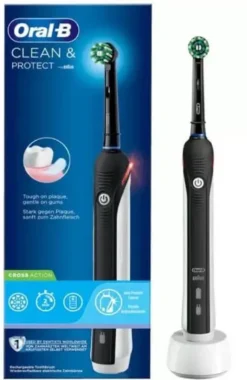 Oral-B Tandbørste Clean & Protect Black Cross Action