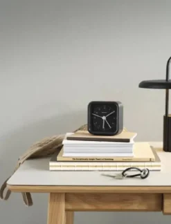 Stelton Okiru vækkeur sort
