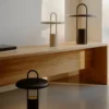 Stelton Pier portable LED bordlampe H 33.5 cm sort
