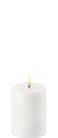 UYUNI LED Pillar Bloklys m. 3D flamme Ø7.8x10 cm (Nordic White)