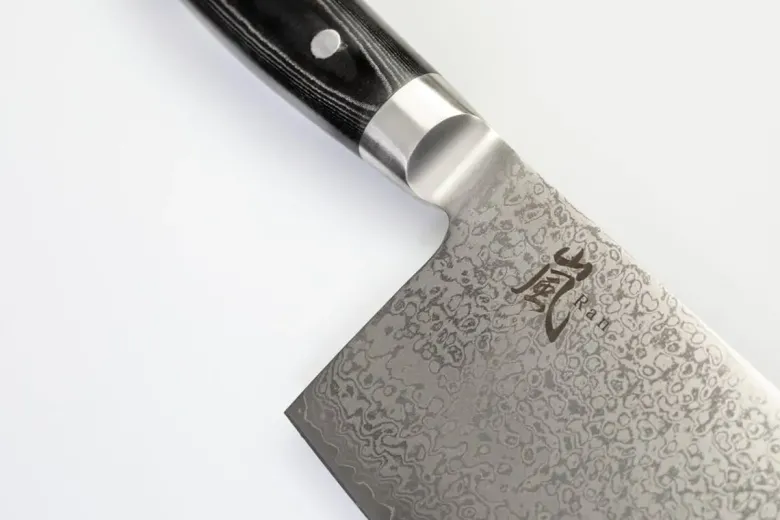 Yaxell RAN Chinese chefkniv med luftskær 18 cm