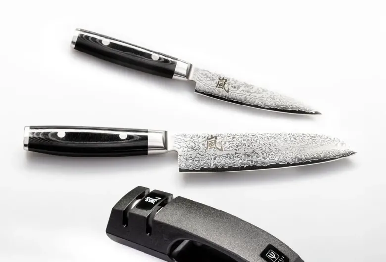 Yaxell Ran Knivsæt med santukokniv, universalkniv & knivsliber