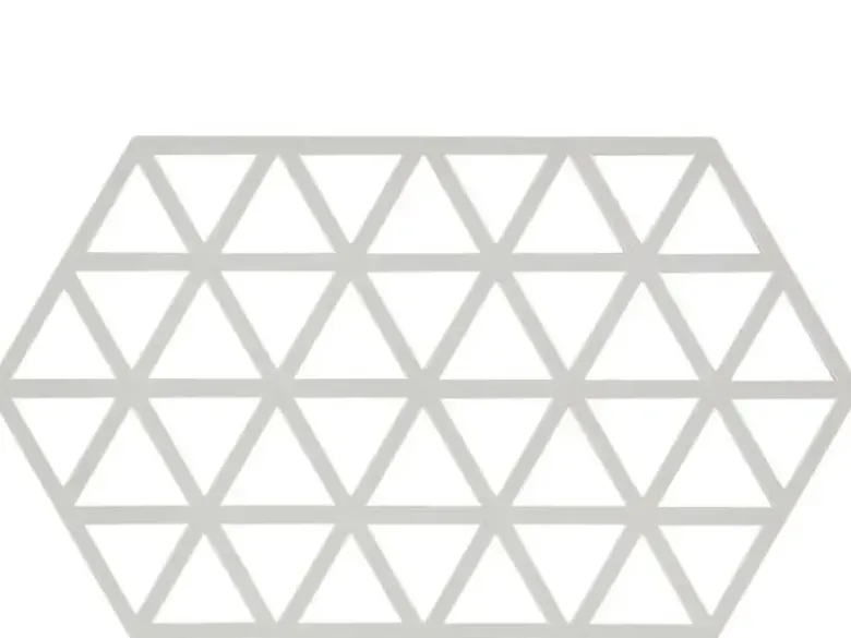 Zone Triangle bordskåner warm grey L24 cm